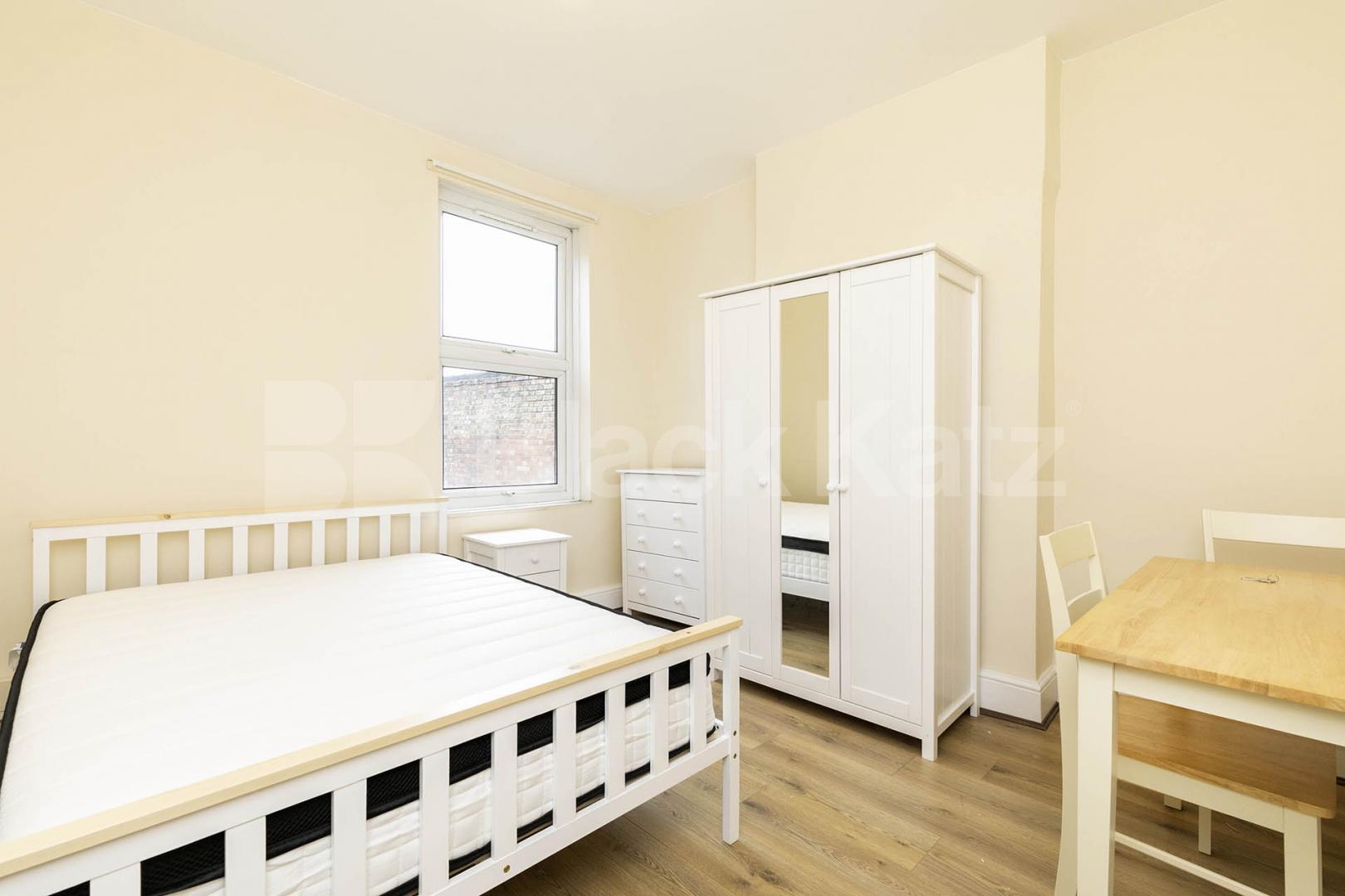 Amazing 5 double bedroom house with garden mins to tube & shops  Falkland Road, Turnpike Lane